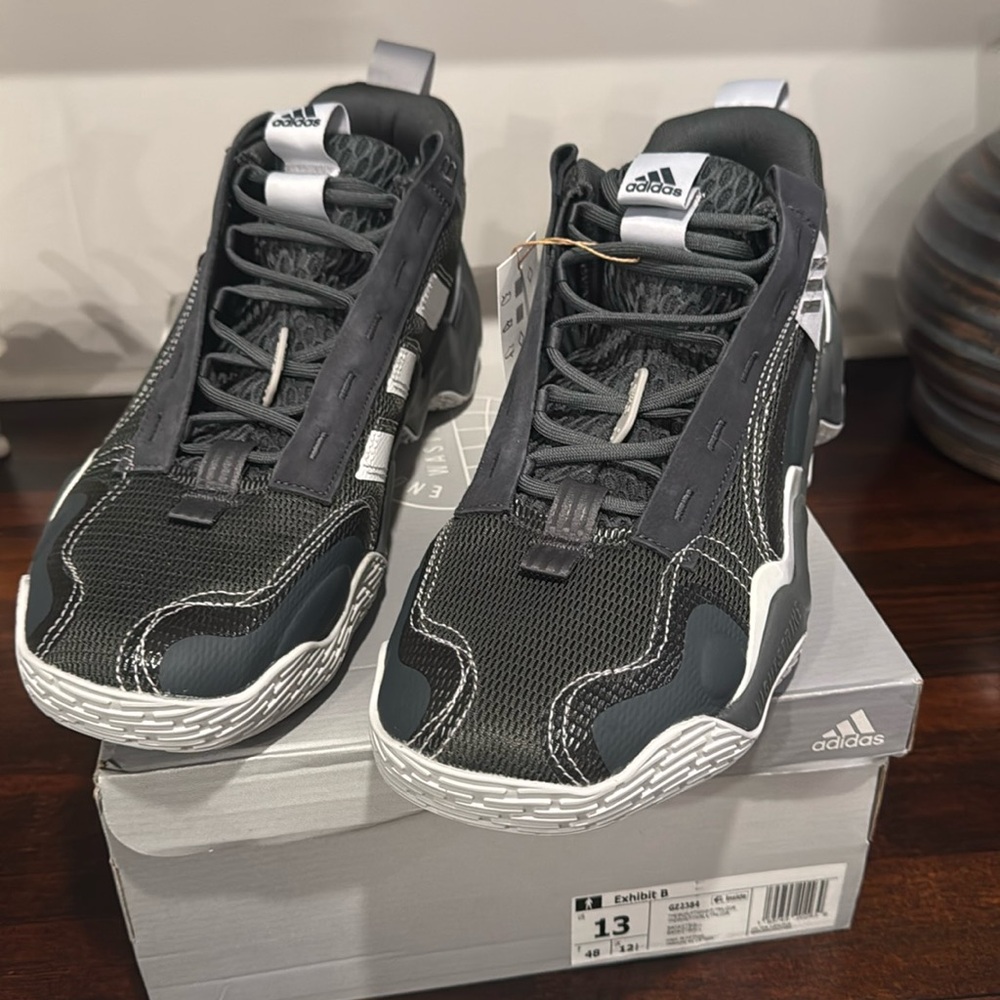 NWT Men’s size 13 Exhibit B Basketball shoes